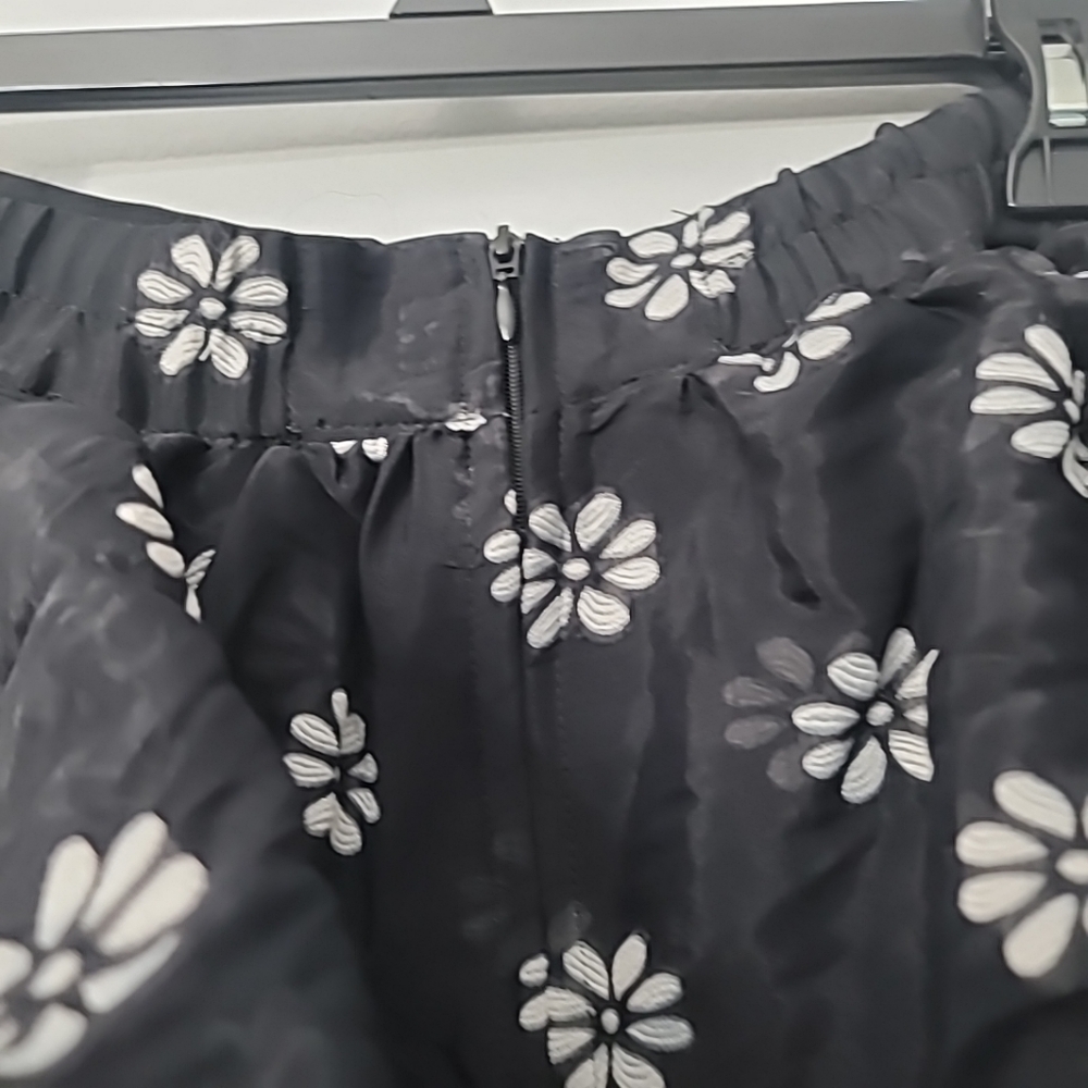 Buru Teagan Tiered Floral Coordinating Midi Skirt - Picture 8 of 11